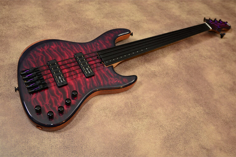 Myra-Fretless-4