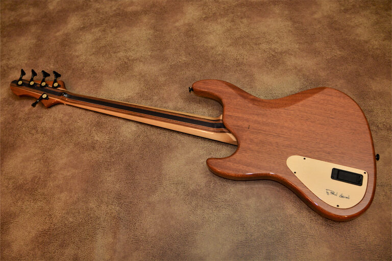 Myra Fretless 7