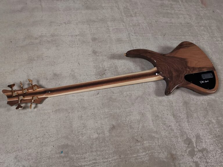 16Misiya 5 strings Lairat