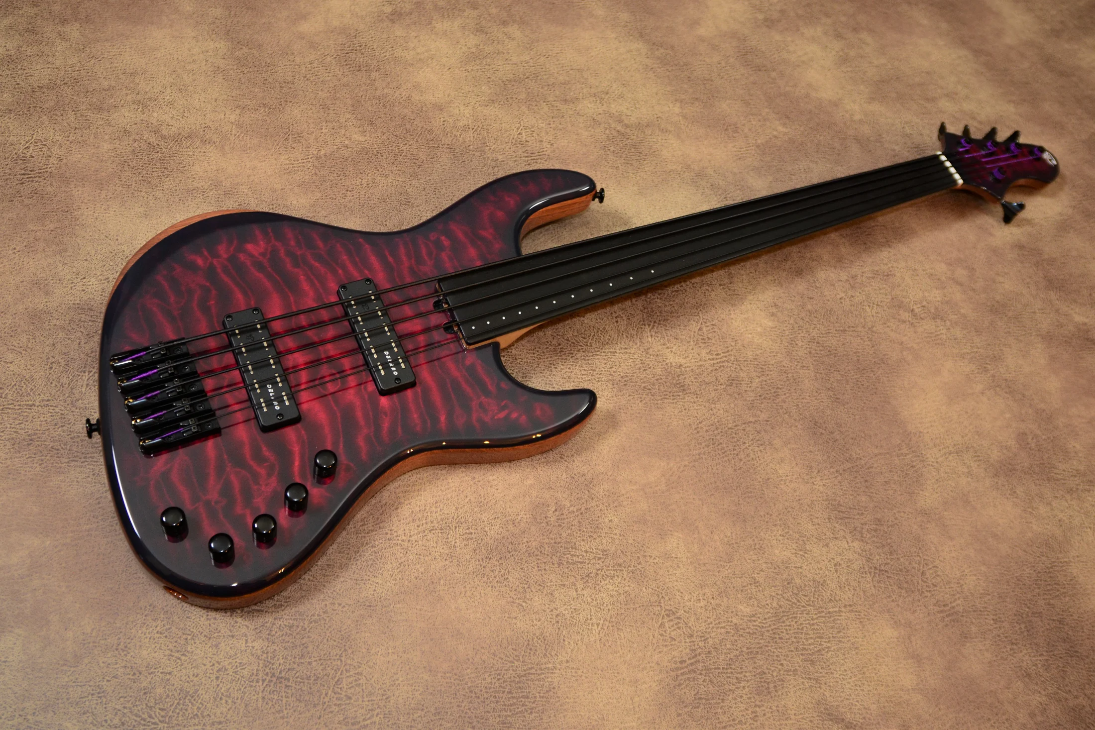 1 Myra fretless