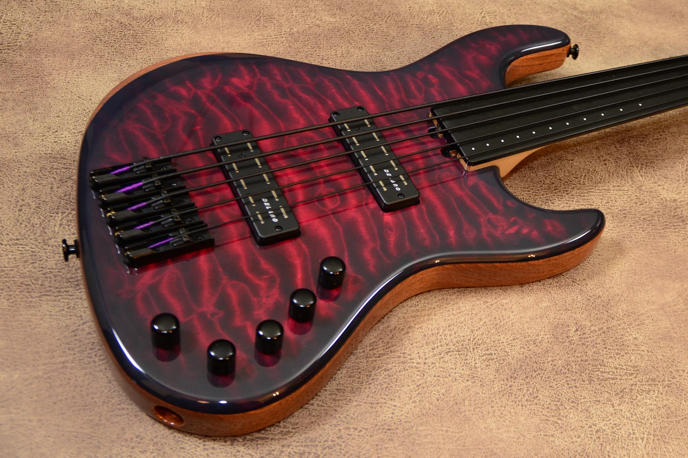 5 Myra fretless