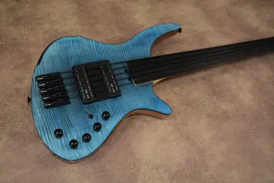 6 Misiya fretless V