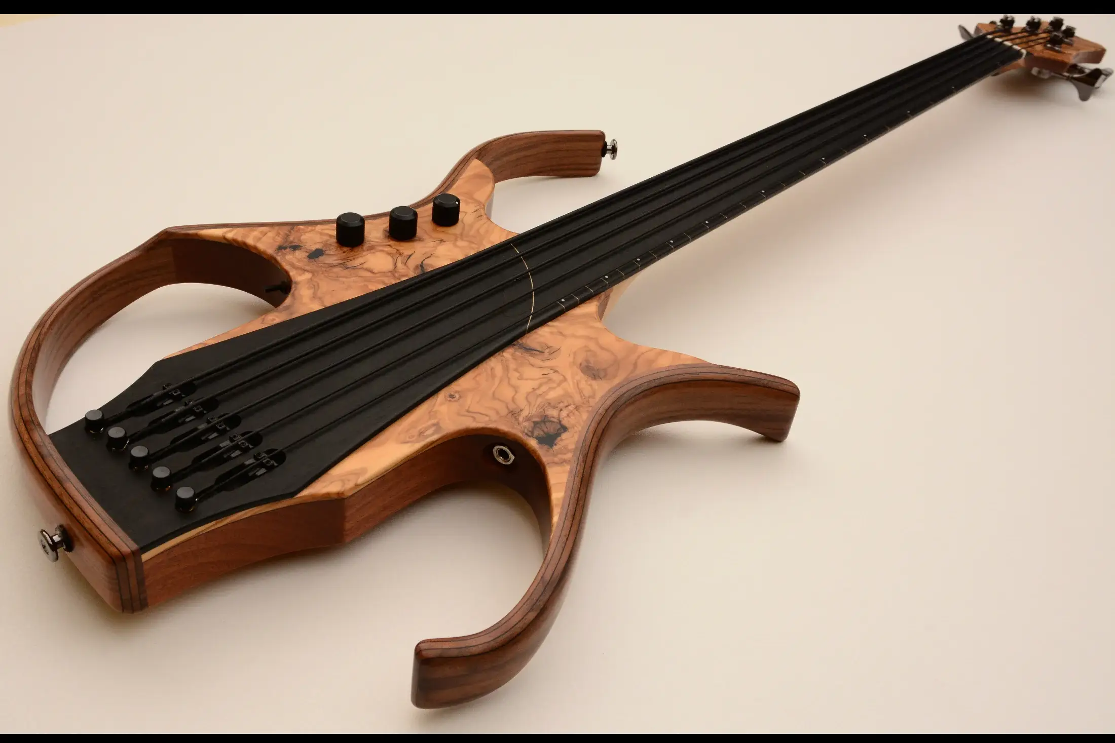 9 stega fretless
